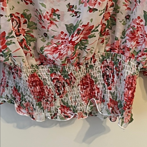 Pink and White Relaxed Blouse with Smocked 3/4 Sleeves - Picture 4 of 5